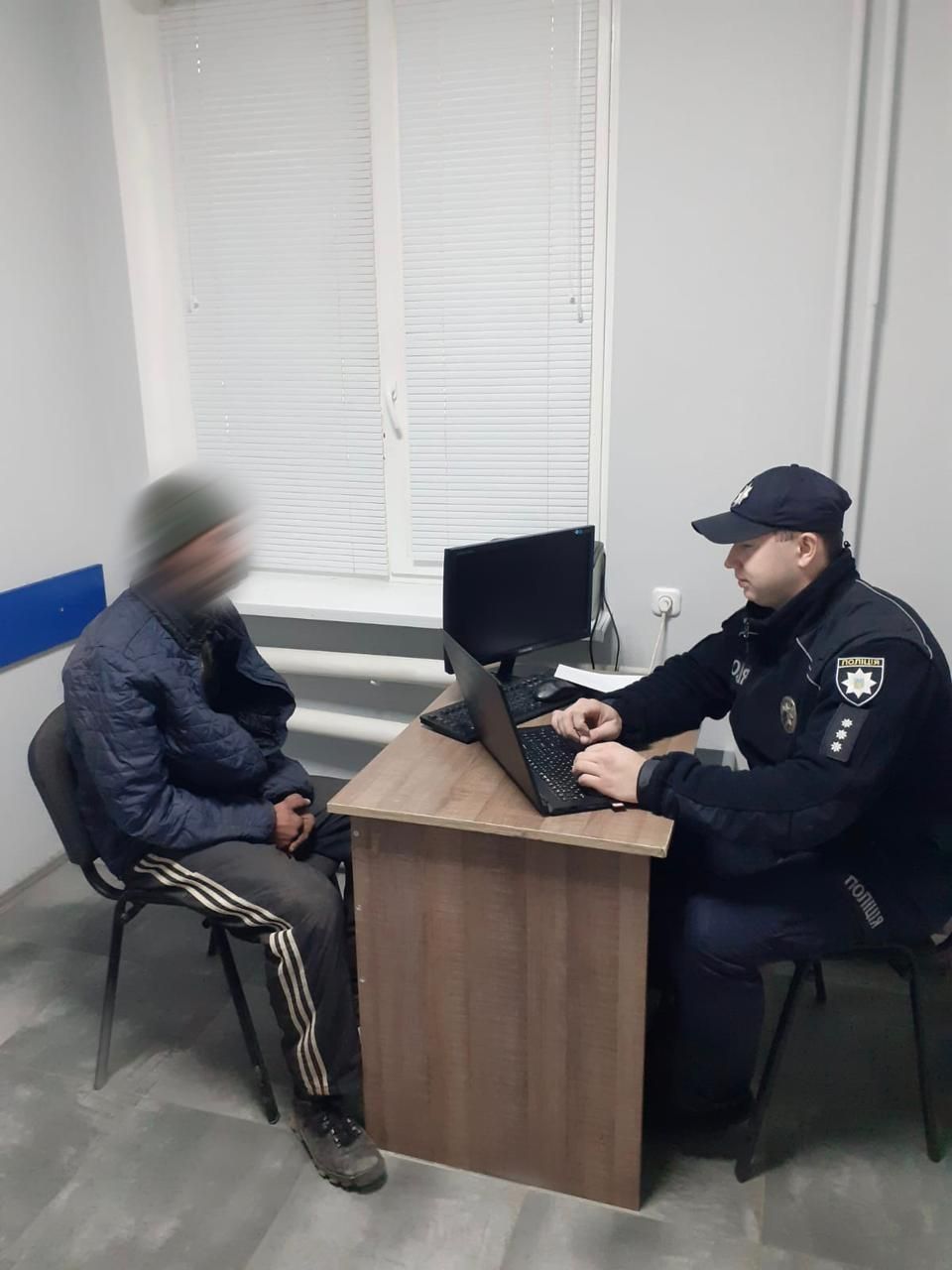 У Сахновщинській громаді викрили чоловіка за вчинення крадіжки на порталі Gromada Group