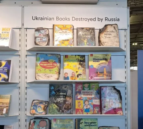 Харківські книги "Спалені живцем" росіянами показують на ярмарку в Німеччині на порталі Gromada Group