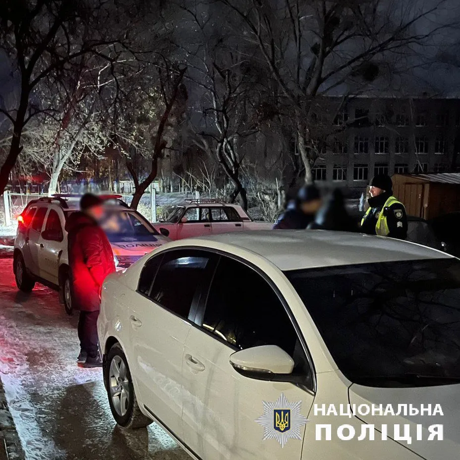 Жителю Златополя повідомили про підозру у наданні хабаря поліцейському Жителю Златополя повідомили про підозру у наданні хабаря поліцейському на порталі Gromada Group