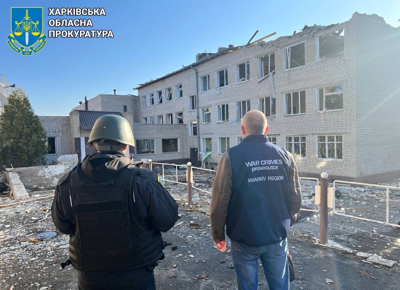 Фото: Харківська обласна прокуратура Ворожі БпЛА вдарили по центру Балаклії: пошкоджені будівлі ліцею, швидкої допомоги, центру зайнятості, житлові будинки на порталі Gromada Group