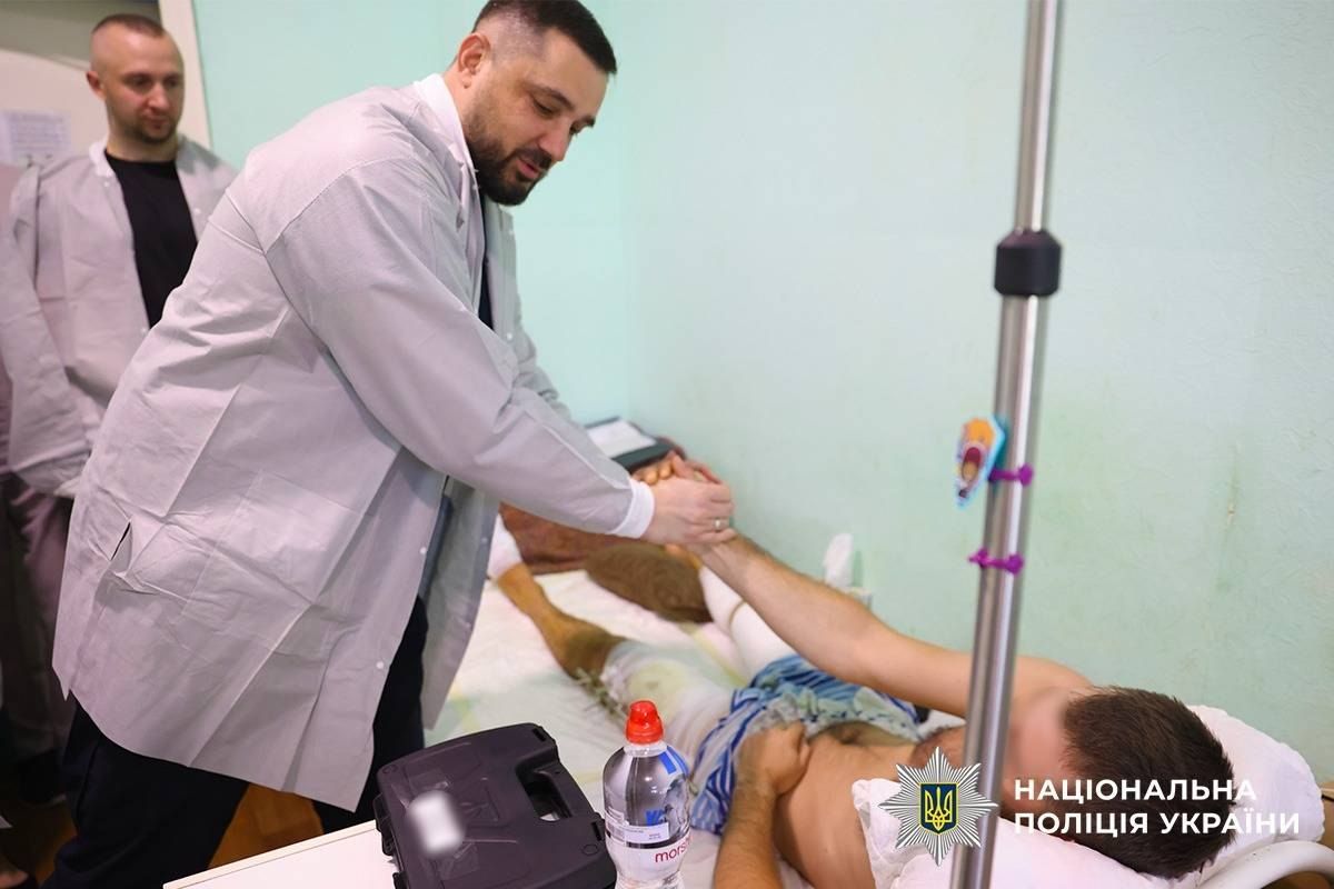 Ніс службу на Липецькому напрямку: сержанта поліції на позивний «Лютий» нагородили вогнепальною зброєю - фото 1