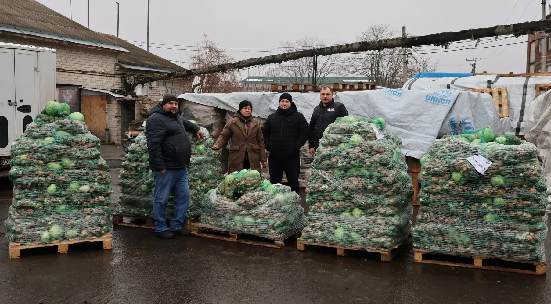 За сприяння некомерційного фонду World Central Kitchen мешканці Дергачівської громади отримають значну допомогу у вигляді 350 овочевих наборів. Ця ініціатива є важливим кроком у підтримці жителів громад, які постраждали від наслідків військових дій та економічних труднощів.
