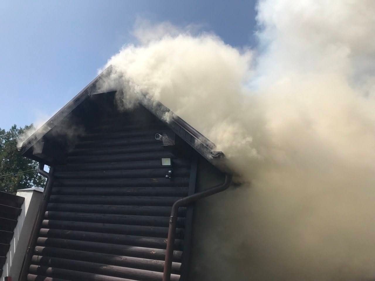 Світлини: Харківське районне управління ГУ ДСНС України в Харківській області В селі Новоселівка Нововодолазької громади сталася пожежа на порталі Gromada Group