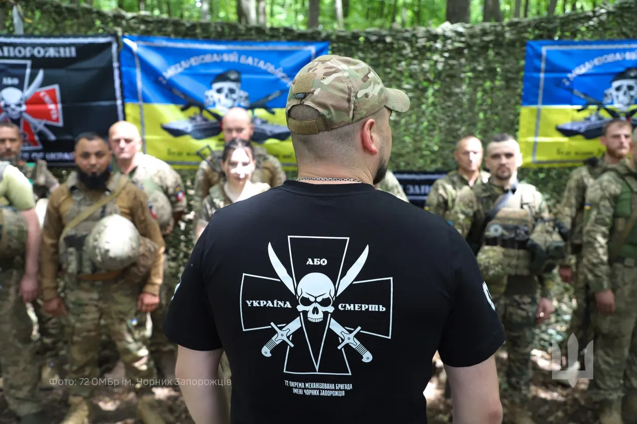 Фото: 72 ОМБр імені Чорних Запорожців Чорних Запорожців відзначили нагородами за бойову роботу на порталі Gromada Group