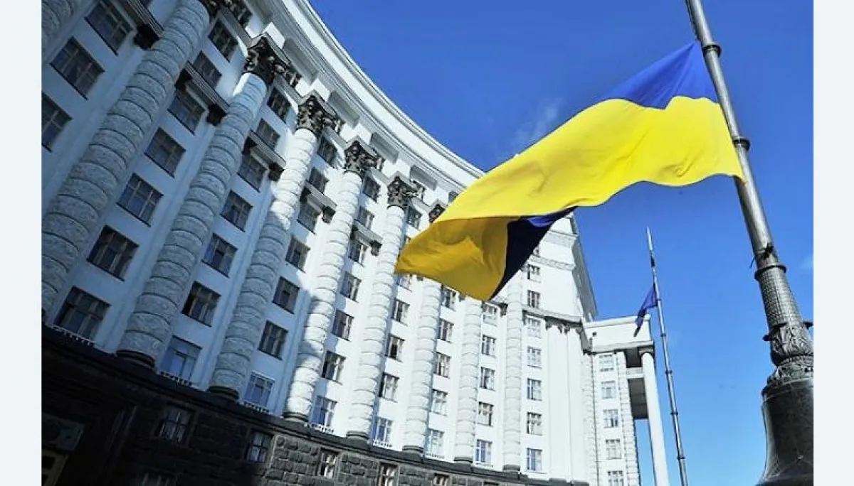 У Кабміні допускають два сценарії розвитку економіки: оптимістичний та консервативний. Залежно від сценарію, зростання реального ВВП наступного року очікується на рівні 4,5% або 2,4%. Про це йдеться в урядовій постанові № 946.