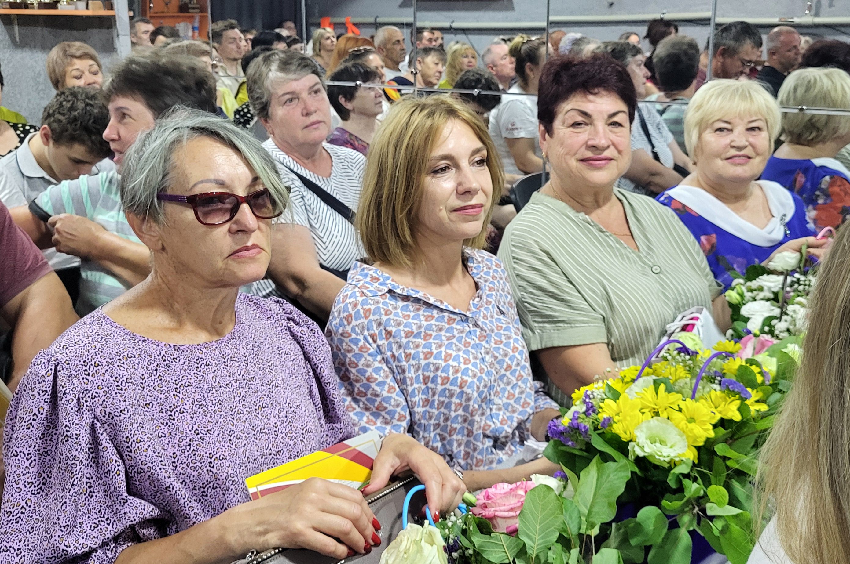 «За кожною нагородою — частинка спільної історії»: Чугуїв у День міста відзначив тих, хто тримає тил та боронить Україну - фото 25
