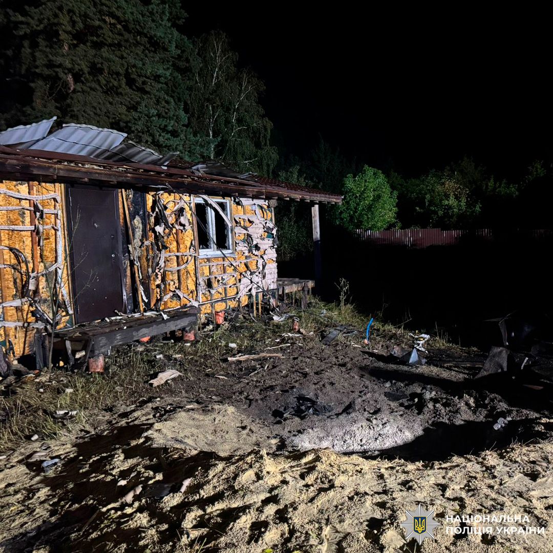 Фото: Національна поліція України Вночі Нововодолазька громада зазнала ворожих ударів. Поранено двоє людей на порталі Gromada Group
