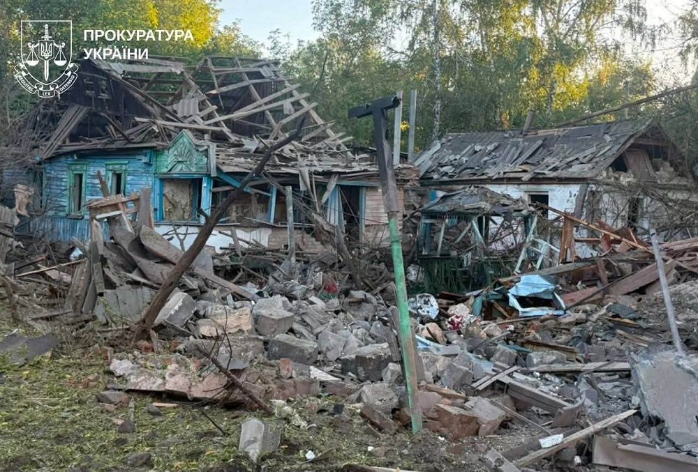 Минулої доби ворог на Харківщині обстріляв електропотяг та скоїв ще більше 30 терористичних злочинів - фото 10
