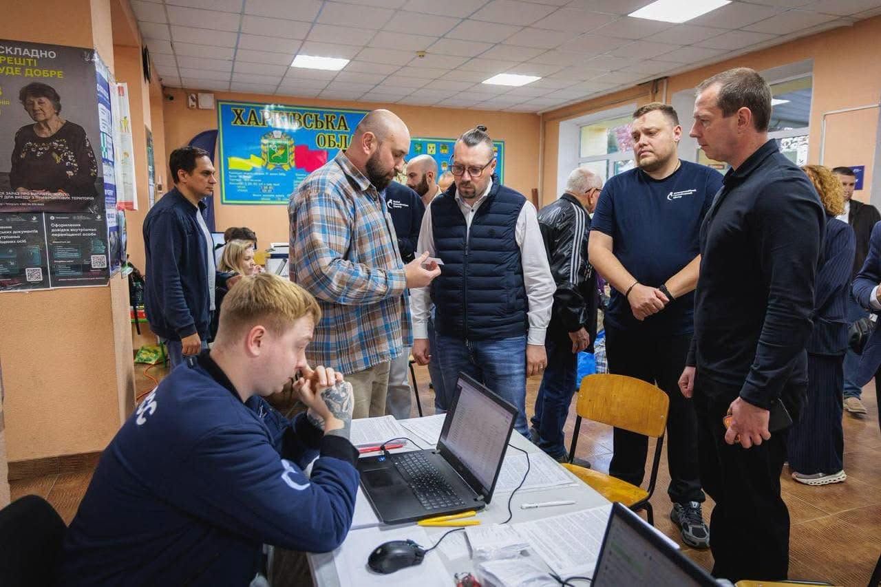 Обласна зустріч з питань підтримки ВПО та логістики: про що говорили представники Краснокутської громади - фото 3