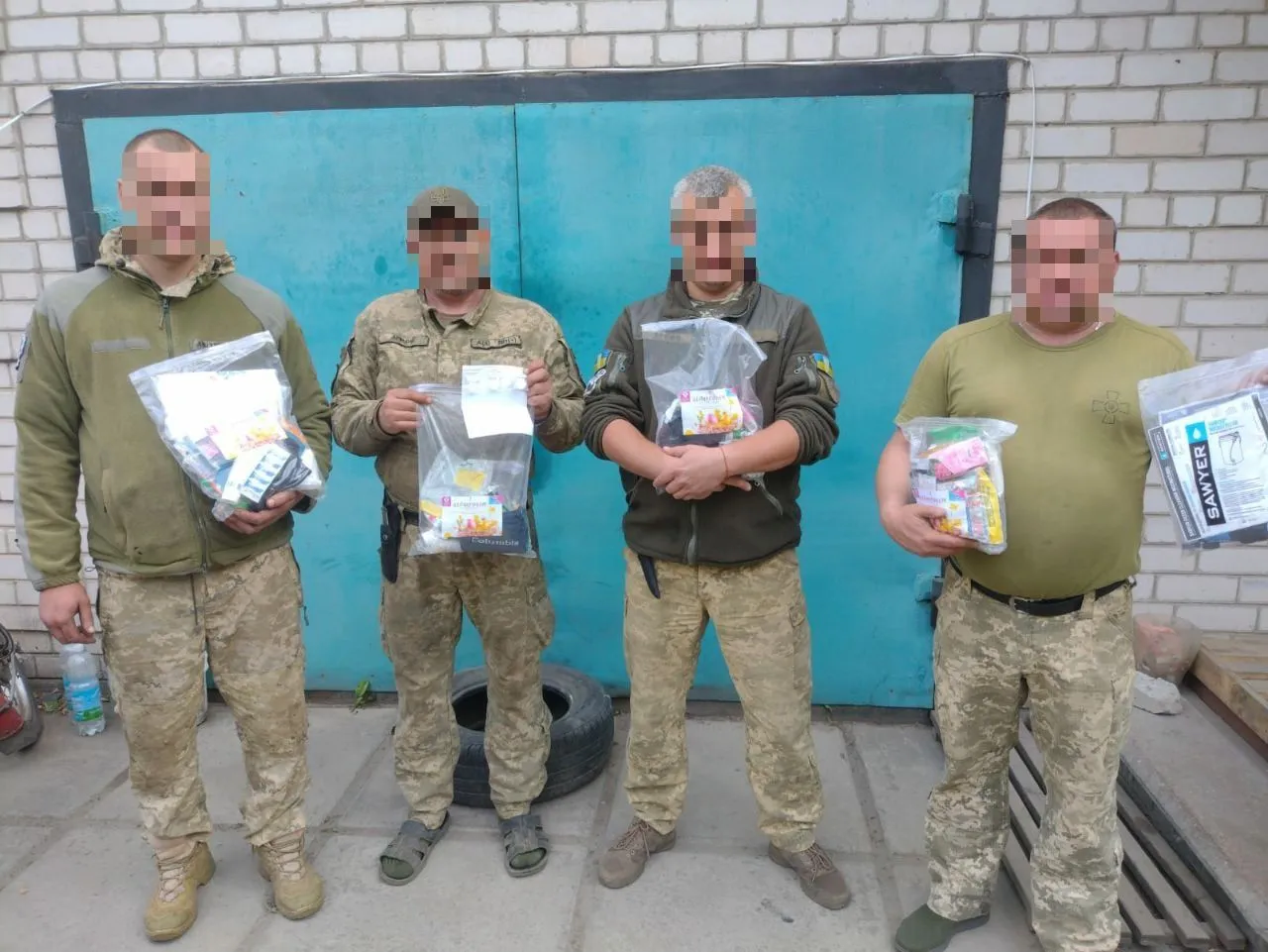 Світлини: Нововодолазький молодіжний клуб "Джура". Минулорічна благодійна акція Нововодолазькі волонтери запрошують всіх небайдужих долучитися до збору великодніх кошиків для захисників на порталі Gromada Group