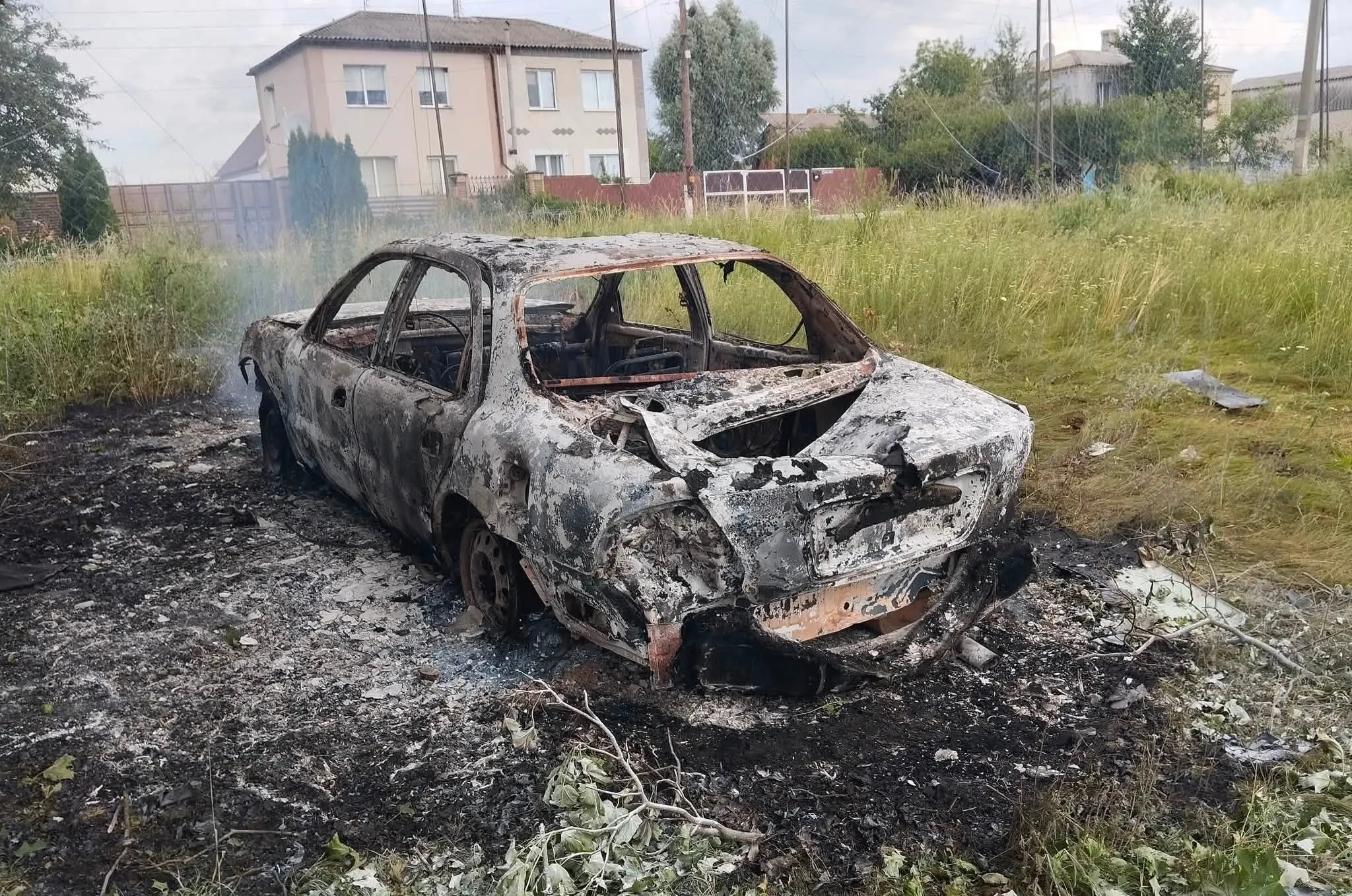 Ворог обстріляв Катеринівку, Сподобівку, Плоске, Шипувате, Шевченкове: пошкоджені автомобілі, електромережі, будинки, зерносховище, АЗС на порталі Gromada Group