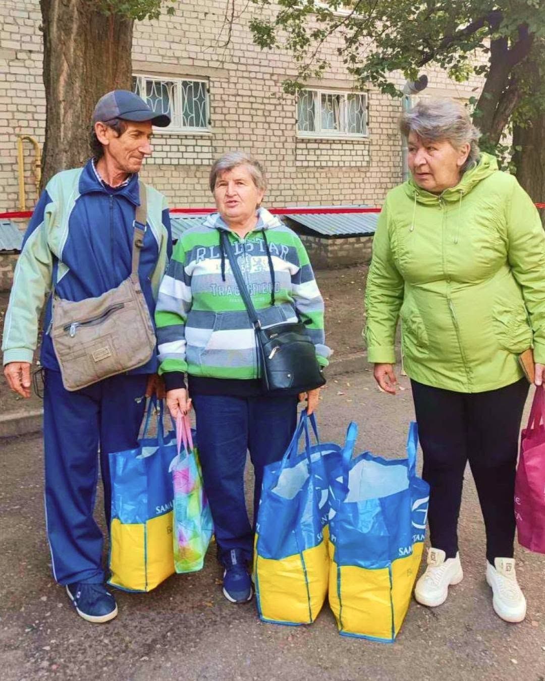300 родин Липецької громади отримали продуктові сумки: допомогу адресували жителям віком 65–74 роки - фото 5