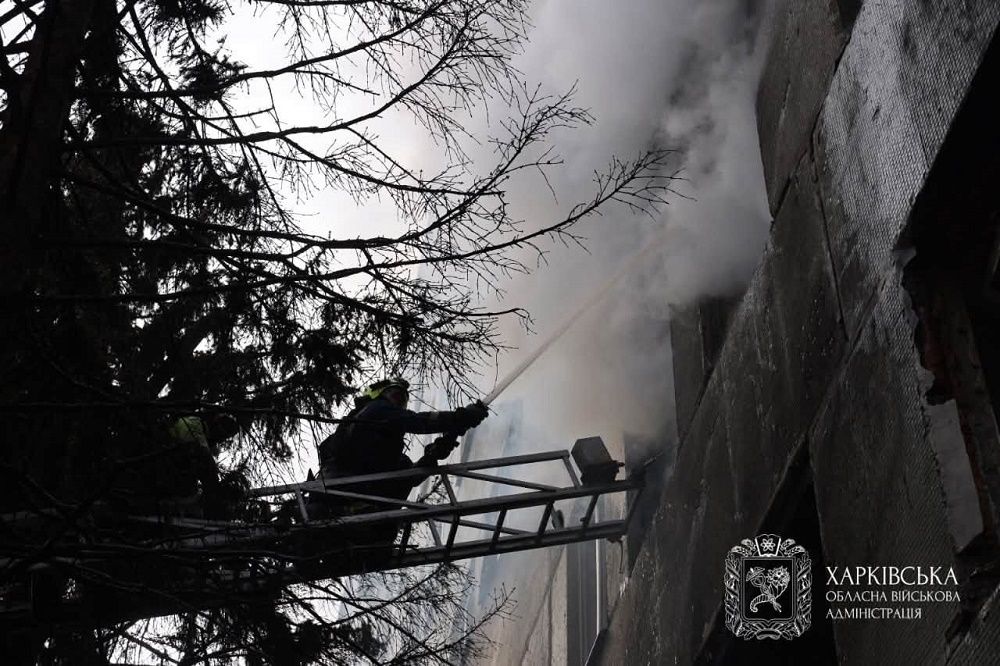 Минулої доби вороги спрямували на жителів Харківщини 183 безпілотники, ракету та авіабомбу - фото 2