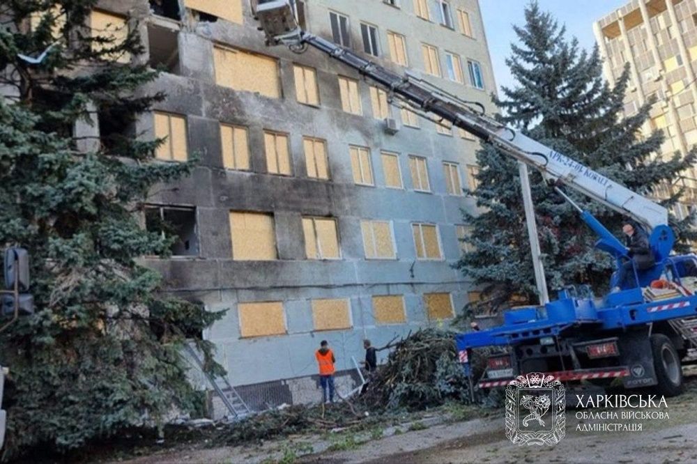 Минулої доби вороги спрямували на жителів Харківщини 183 безпілотники, ракету та авіабомбу - фото 7