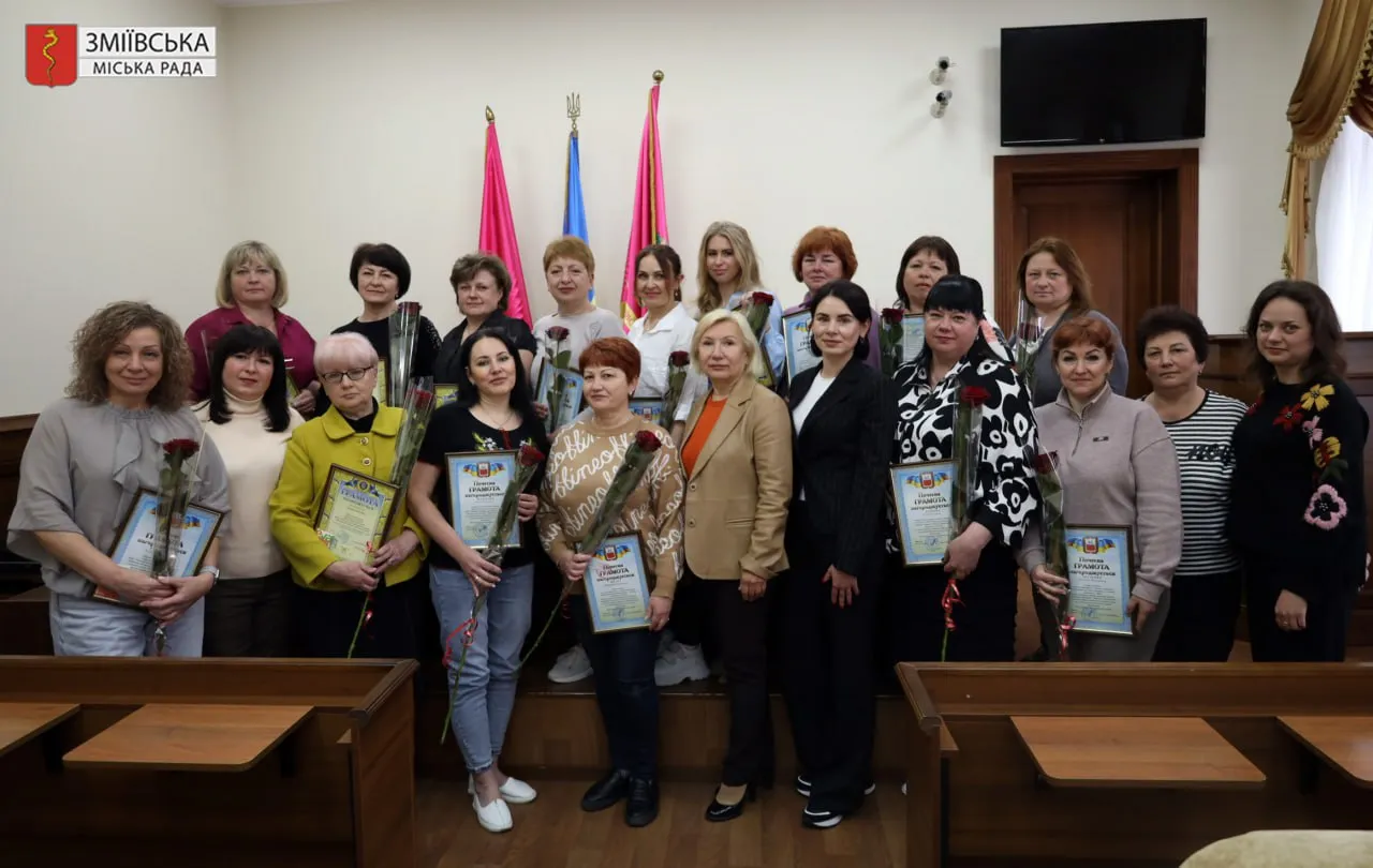 Фото: Зміївська міська рада У Змієві привітали медичних сестер громади з професійним святом на порталі Gromada Group