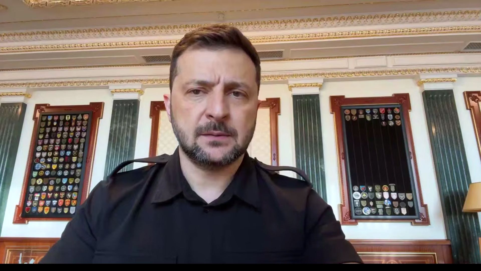 Президент України Володимир Зеленський / скриншот з відео Вони боронять Липецьку громаду: Президент відзначив 92 бригаду імені Івана Сірка та «Хартію» на порталі Gromada Group