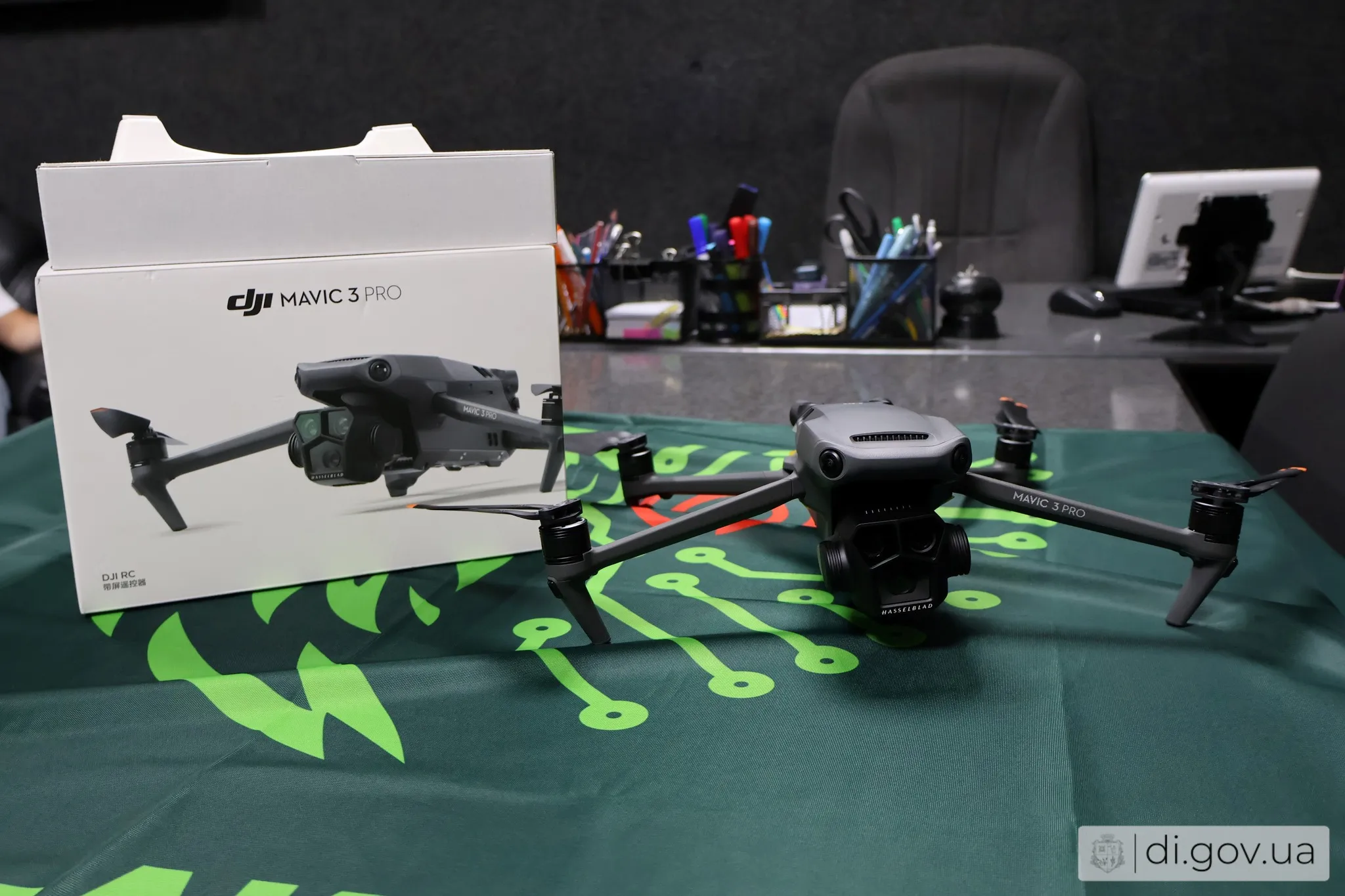 American Herbert Jack Yang donated a Mavic 3 Pro drone to the military at the Gromada Group Media