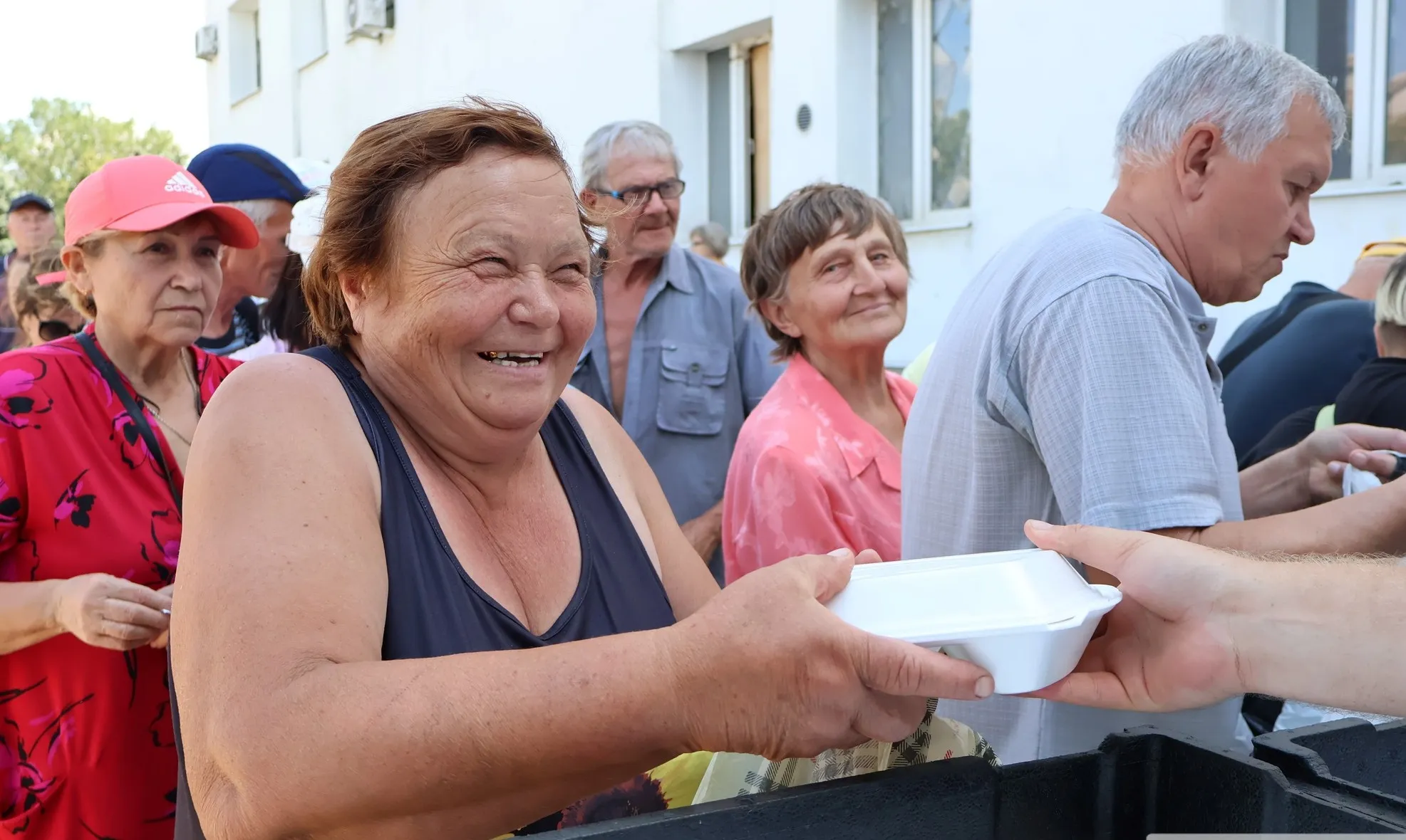 Два дні в Дергачівській громаді працювала команда кухарів фудтрака «Їжа без кордонів».