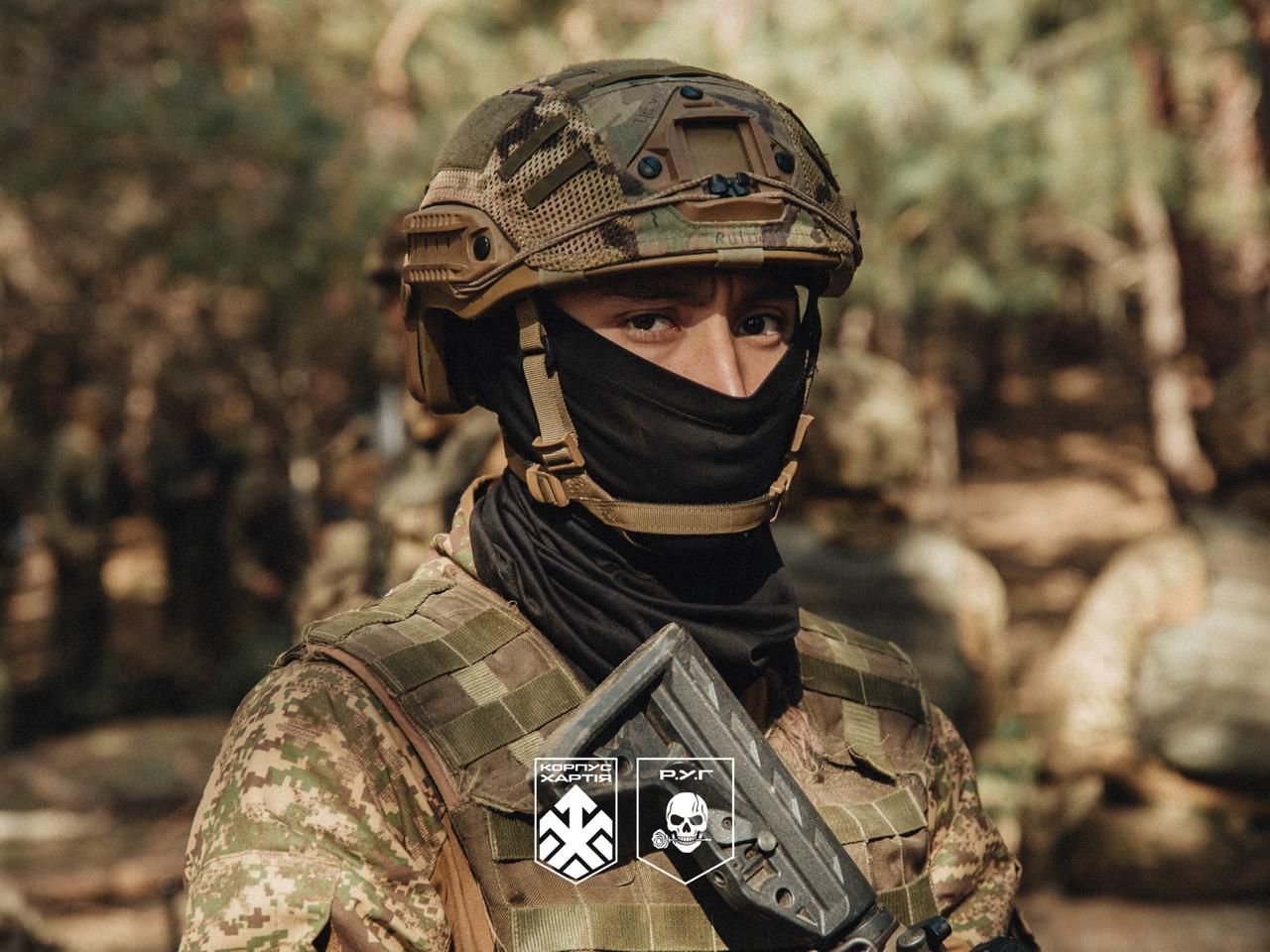 Витривалість, стрілецькі навички та злагодженість: як тренуються військові 23-го штурмового полку Р.У.Г корпусу «Хартія» - фото 5