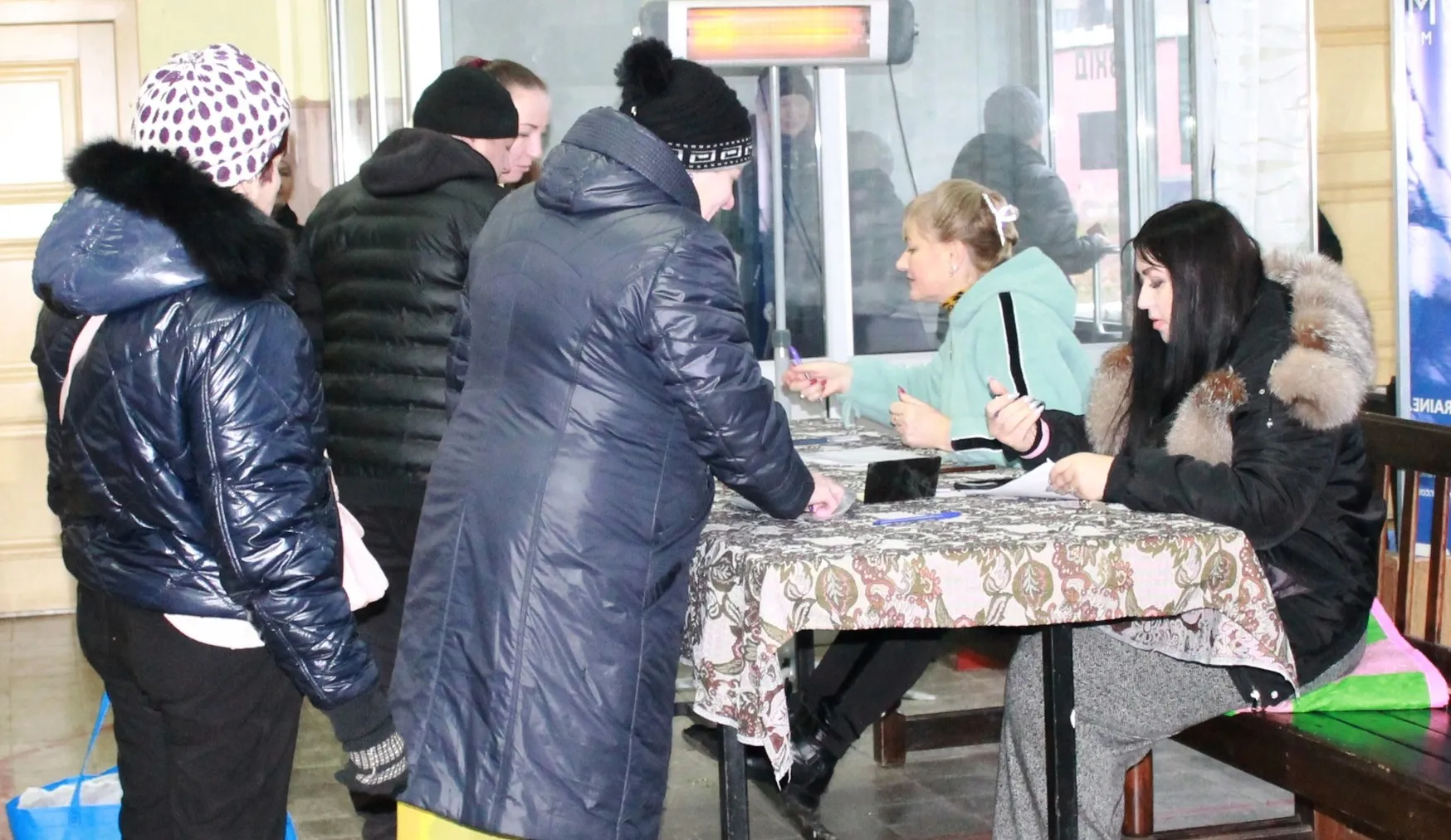 Фото Валківської міської ради У громаді розпочалась видача непродовольчої гуманітарної допомоги від Міжнародної організації з міграції (МОМ). Реєстрація для жителів громади, які відповідають визначеним МОМ категоріям та потребують такої допомоги, була оголошена в телеграм-каналі «Гуманітарна допомога Валки».