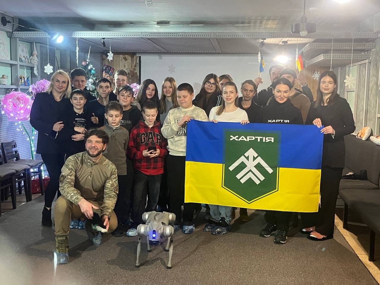 Зустріч з «Хартією»: діти Липецької громади поспілкувалися з представниками бригади НГУ, яка боронить Липці на порталі Gromada Group