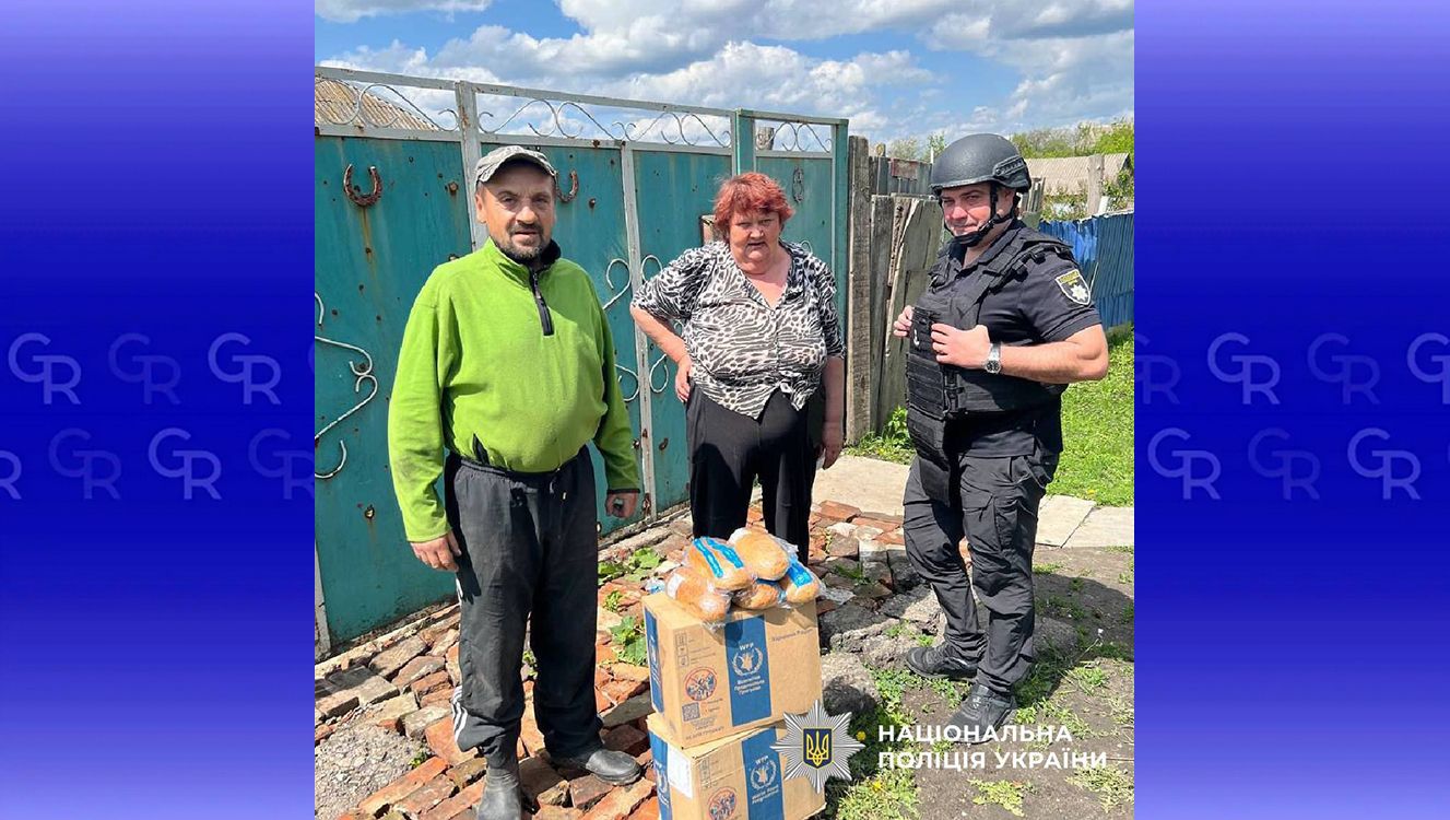 Фото: Національна поліція України Липецька громада під вогнем окупантів: поліцейські продовжують допомагати мешканцям на порталі Gromada Group