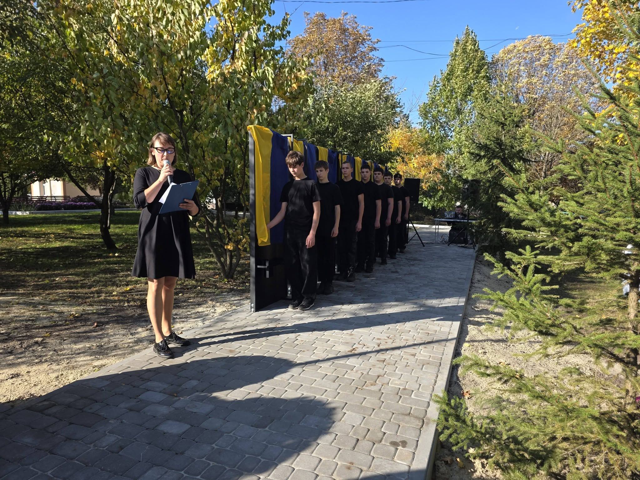 У Нижньому Бишкині відкрили Алею пам’яті на честь семи полеглих Захисників - фото 1
