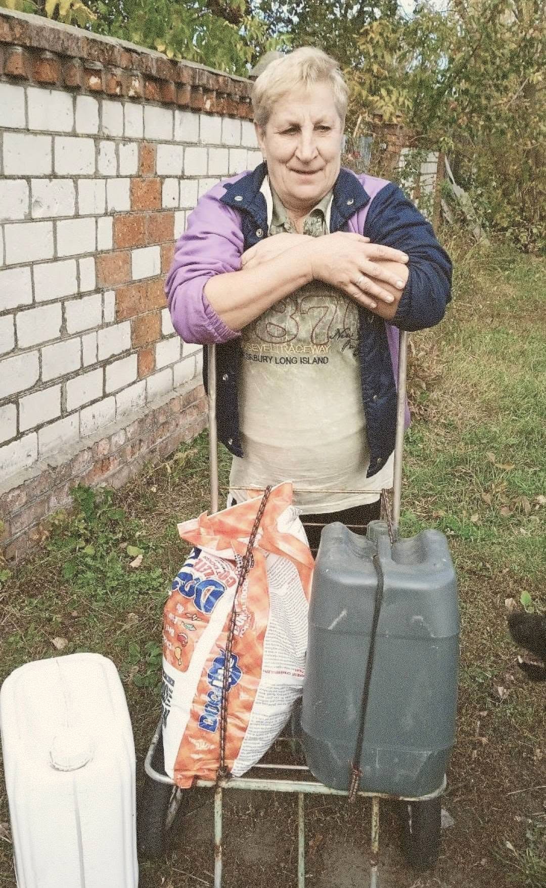 250 літрів пального від Липецької СВА та 150 кг корму від фонду «Гав Дивізія»: до сіл громади привезли чергову партію допомоги - фото 2