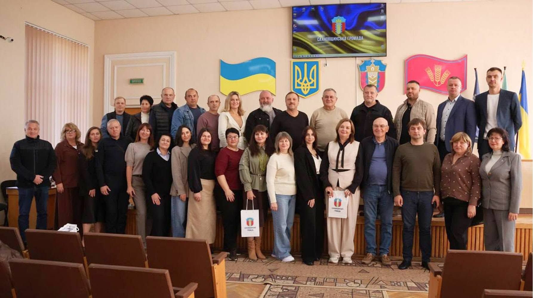 «Майстерні розвитку громад» у Сахновщинській громаді, де показували результати роботи в освіті, охороні здоров’я та спорті, відвідав посадовець Липецької СВА - фото 1
