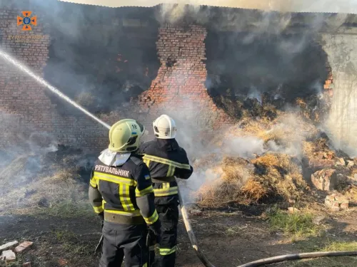 Скрипаї: через обстріл пошкоджені ферма, автомобіль і комбайн на порталі Gromada Group