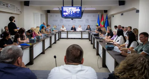 За дорученням начальника ХОВА Олега Синєгубова представники Управління у справах ветеранів ХОВА провели чергову зустріч із фахівцями із супроводу ветеранів Війни за Незалежність України та демобілізованих осіб. До заходу долучилися працівники Головного управління Пенсійного фонду України в Харківській області, Головного управління ДПС у Харківській області й Обласного територіального центру комплектування та соціальної підтримки.