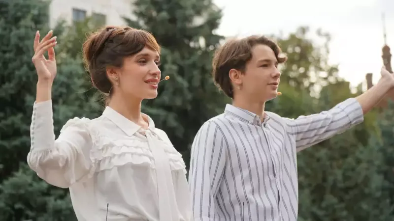 Фото: Чернівецька міська рада "Червоній руті" - 55: у Чернівцях відтворили перше виконання легендарної пісні (ФОТО, ВІДЕО) на порталі Gromada Group