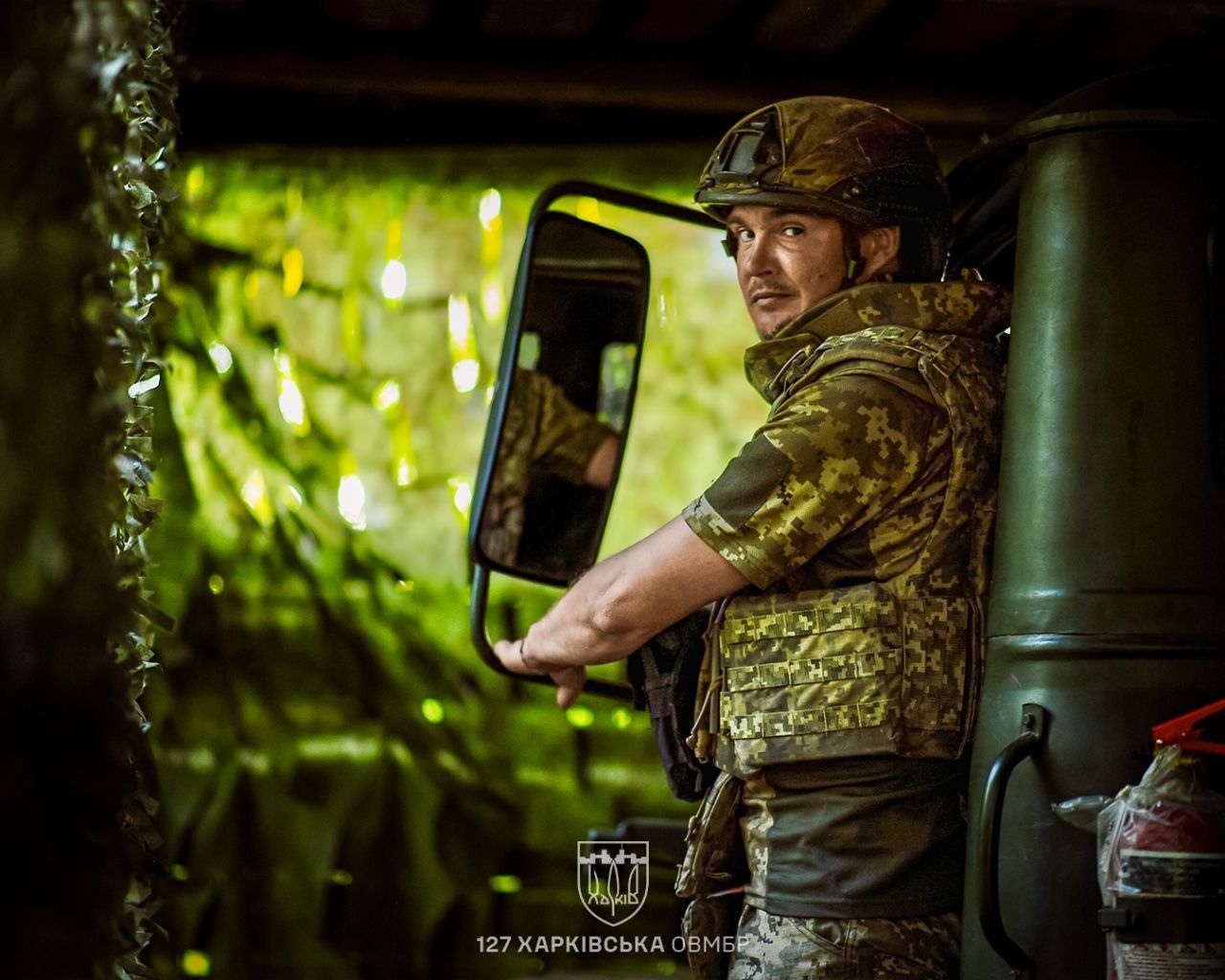 Залп із «Града» і миттєве згортання: як розрахунок РСЗВ 127-ї Харківської бригади працює під полюванням ворожих FPV - фото 1