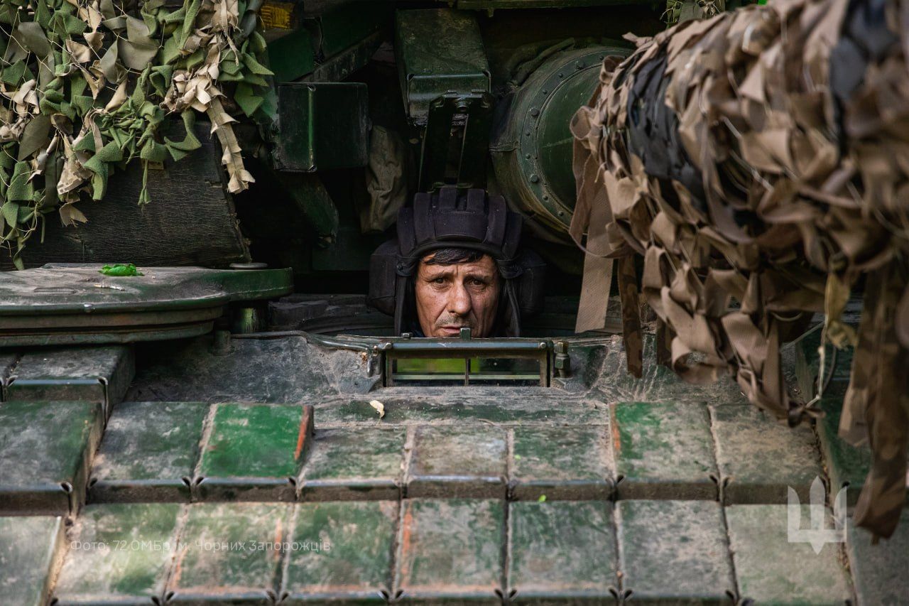 Броня і люди: Чорні Запорожці у День танкових військ показали кадри танкістів із різних етапів великої війни - фото 5
