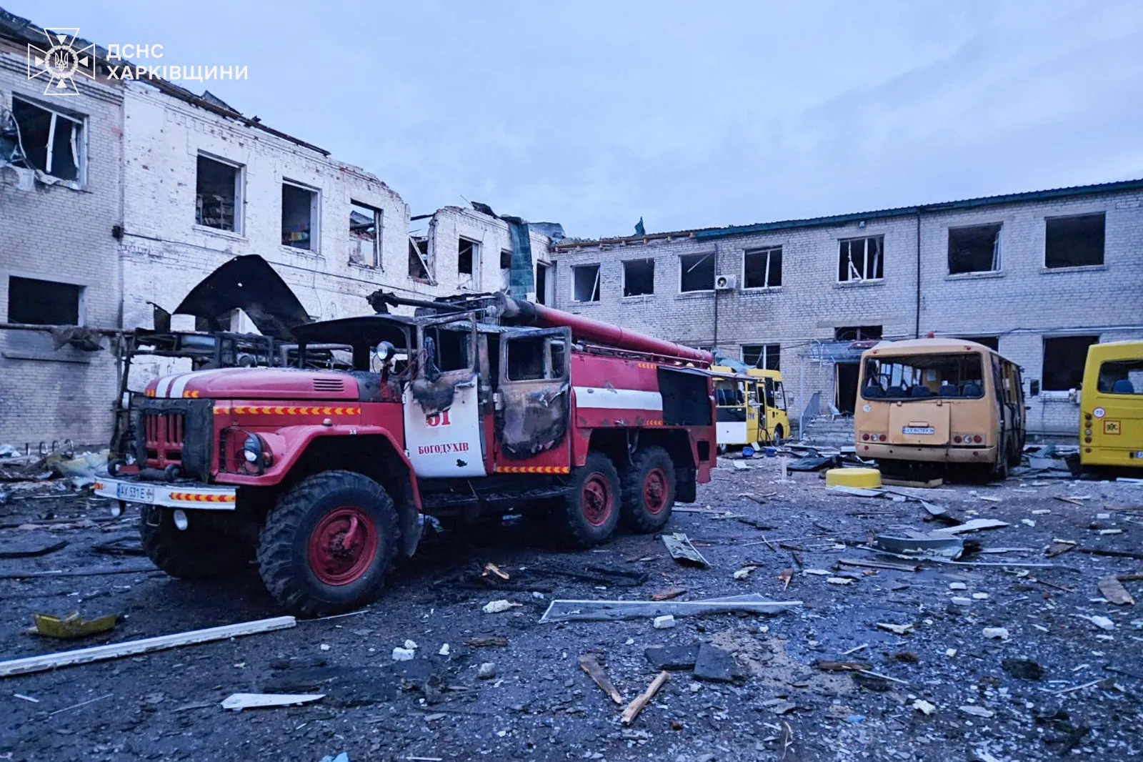 Фото з телеграм-каналу ГУ ДСНС України у Харківській області 15 березня війська рф вдарили 5-ма БпЛА по Богодухову: останні подробиці від ДСНС, прокуратури (ФОТО) на порталі Gromada Group