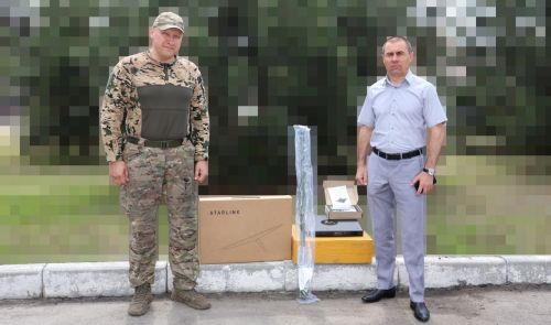 Цього разу сучасне обладнання передали бійцям 30-ої окремої механізованої бригади імені князя Костянтина Острозького.