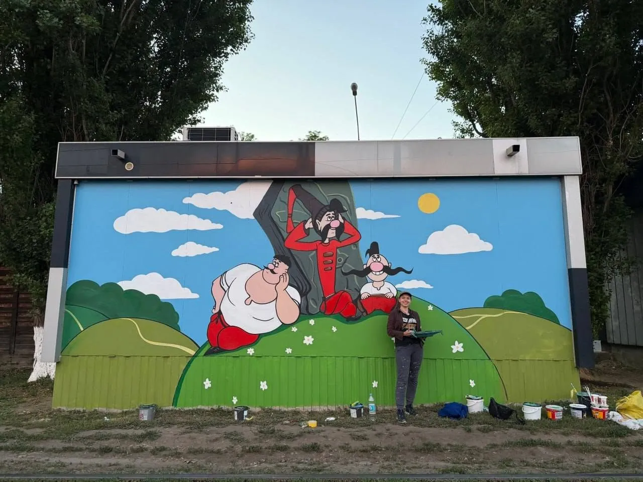 A new mural with favorite heroes has appeared on Kholodnaya Gora in Kharkiv (VIDEO) at the Gromada Group Media