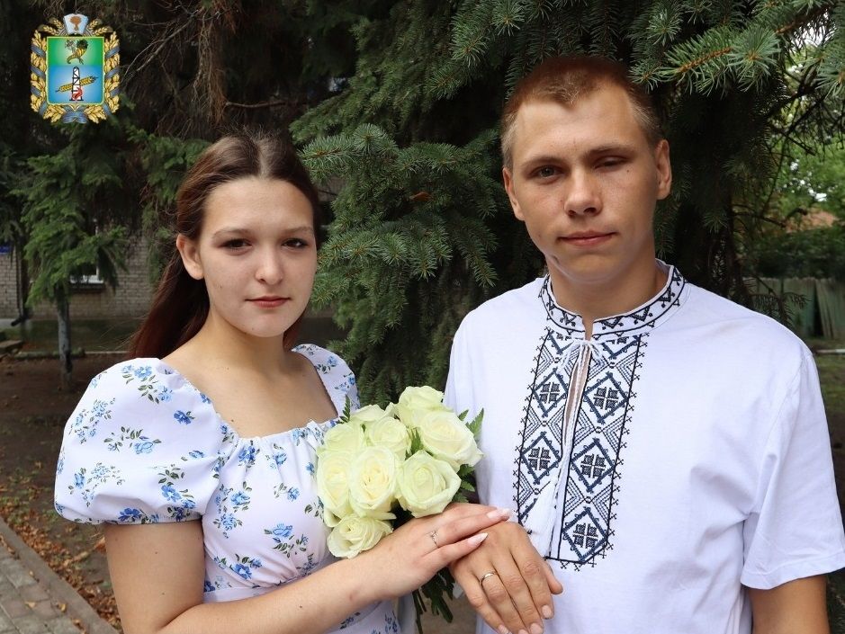 Світлина: Кегичівська громада, фейсбук Історія кохання молодят: перше побачення у Лозовій, освідчення в Наталине, а одружилися в Кегичівці на порталі Gromada Group