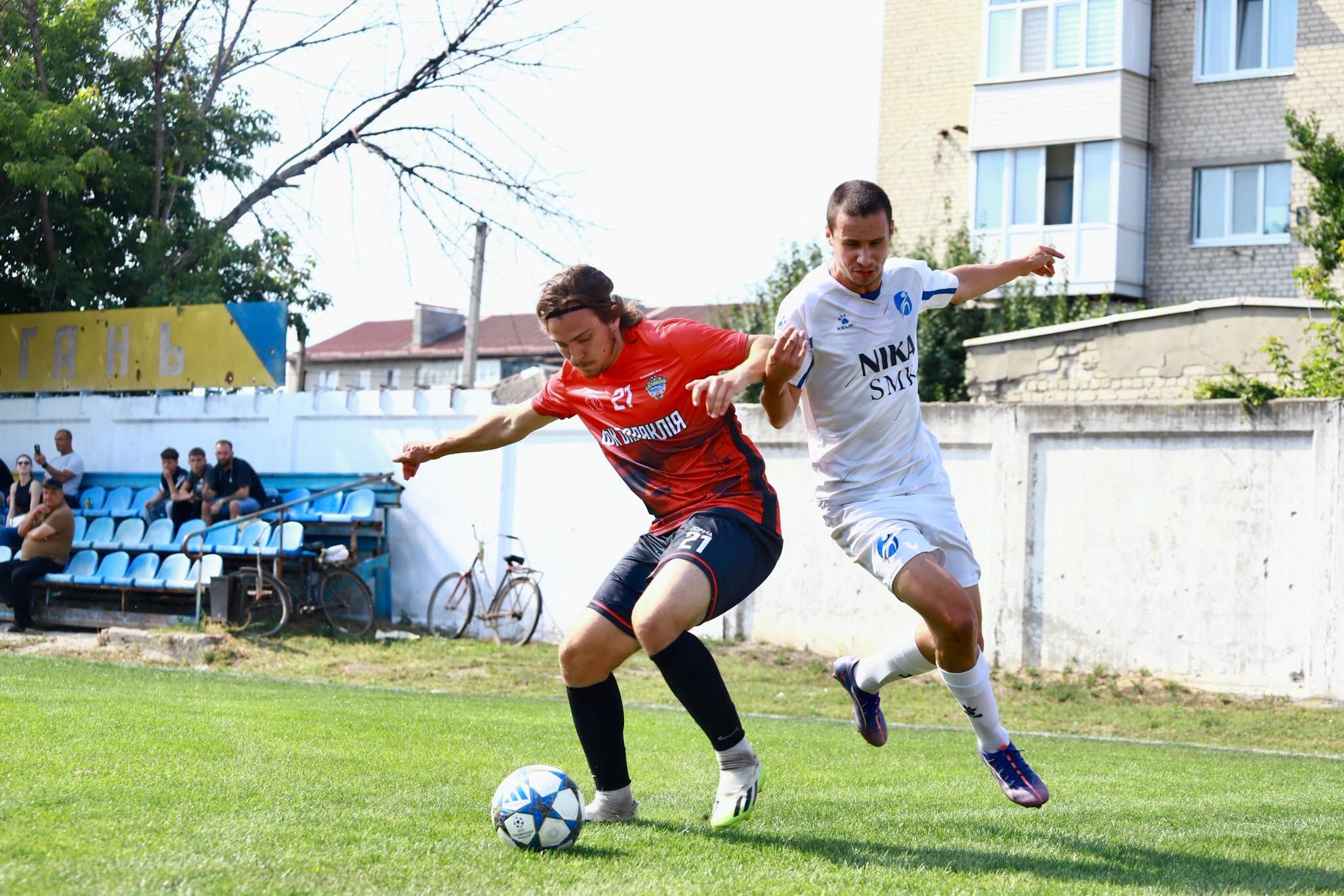 У черговому турі чемпіонату Харківської області з футболу богодухівська команда "NIKA SMK" грала з ФК «Балаклія»: подробиці ФОТО - фото 3