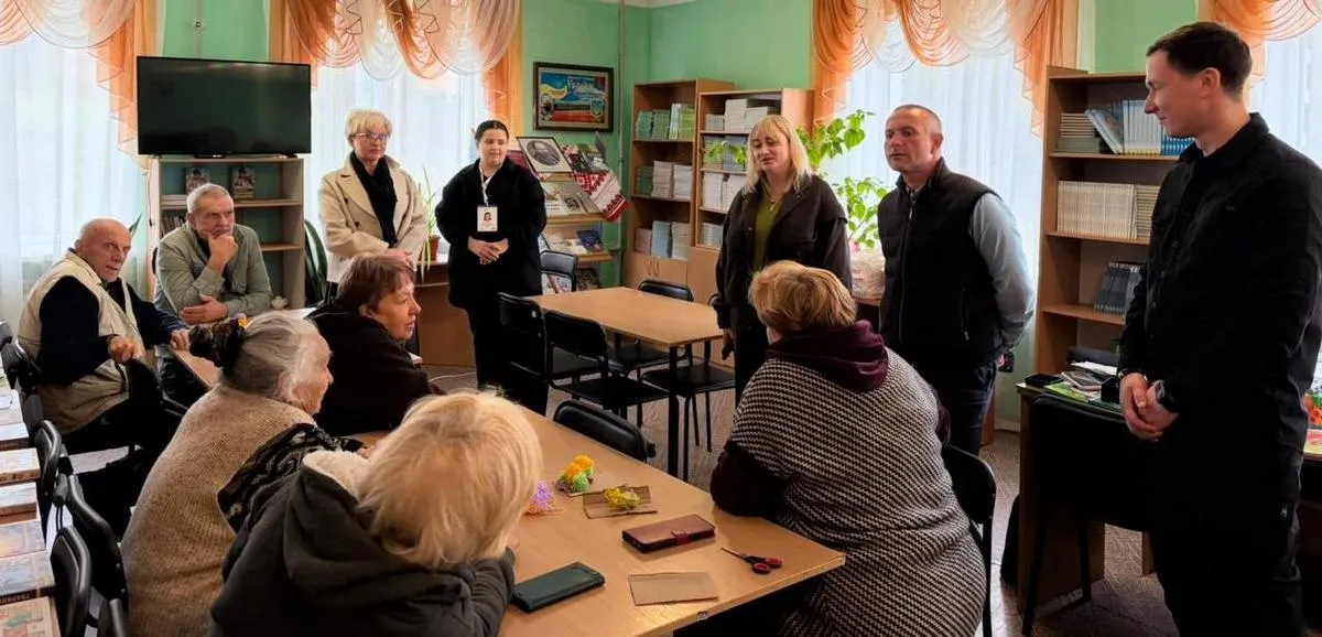 Харківська ОВА посилює соціальну підтримку населення в громадах області За дорученням начальника Харківської ОВА Олега Синєгубова в межах ініціативи «Сила у підтримці» у Височанській громаді відбувся черговий виїзний захід. До зустрічі долучилися представники Департаменту соціального захисту населення та Служби у справах дітей ХОВА, Харківської районної військової адміністрації, органів місцевого самоврядування, Обласного центру соціальних служб.