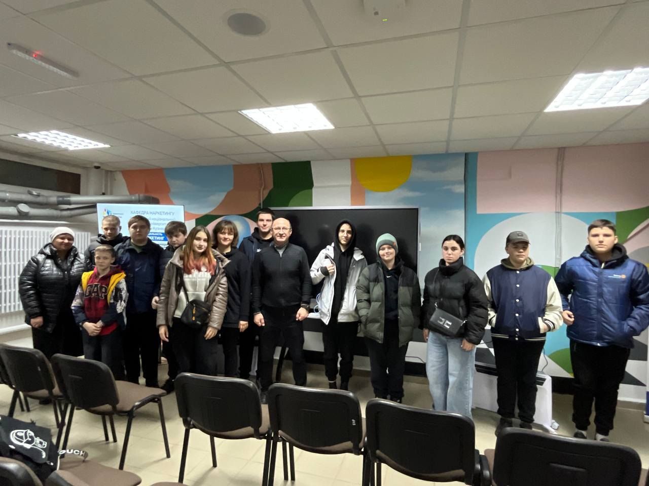 «Маркетинг для не маркетологів»: для підлітків Липецької громади провели профорієнтаційний захід на порталі Gromada Group