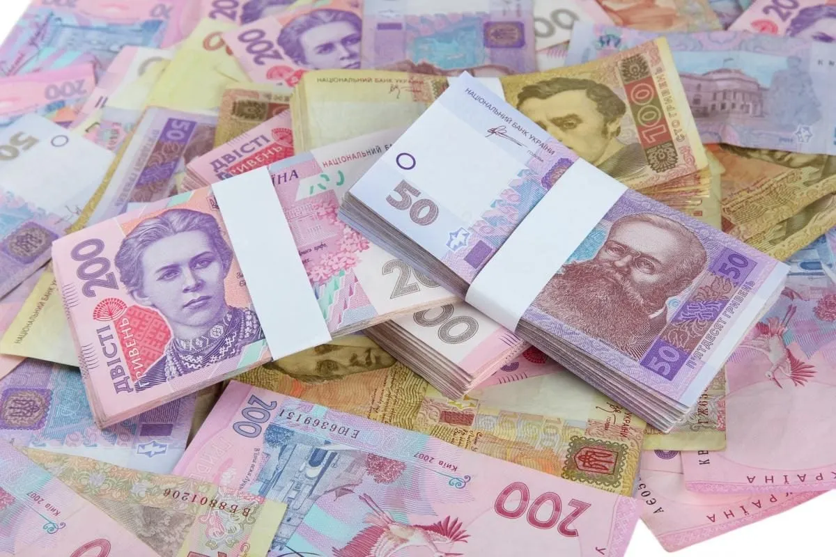 Фото з відкритих джерел За 2024 рік сума готівки, що перебувала в обігу в Україні зросла на 7,6% (або на 58 млрд гривень) та станом на 1 січня 2025 року становила 822,4 млрд гривень.