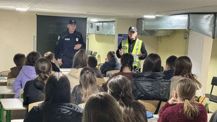 Світлина: Сахновщина Поліція, фейсбук У Сахновщинській громаді працівники поліції провели лекції для школярів на порталі Gromada Group