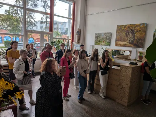 Пережив клінічну смерть і повернувся до мистецтва: у Харкові відкрили виставку Сергія Капрана (ВІДЕО) на порталі Gromada Group