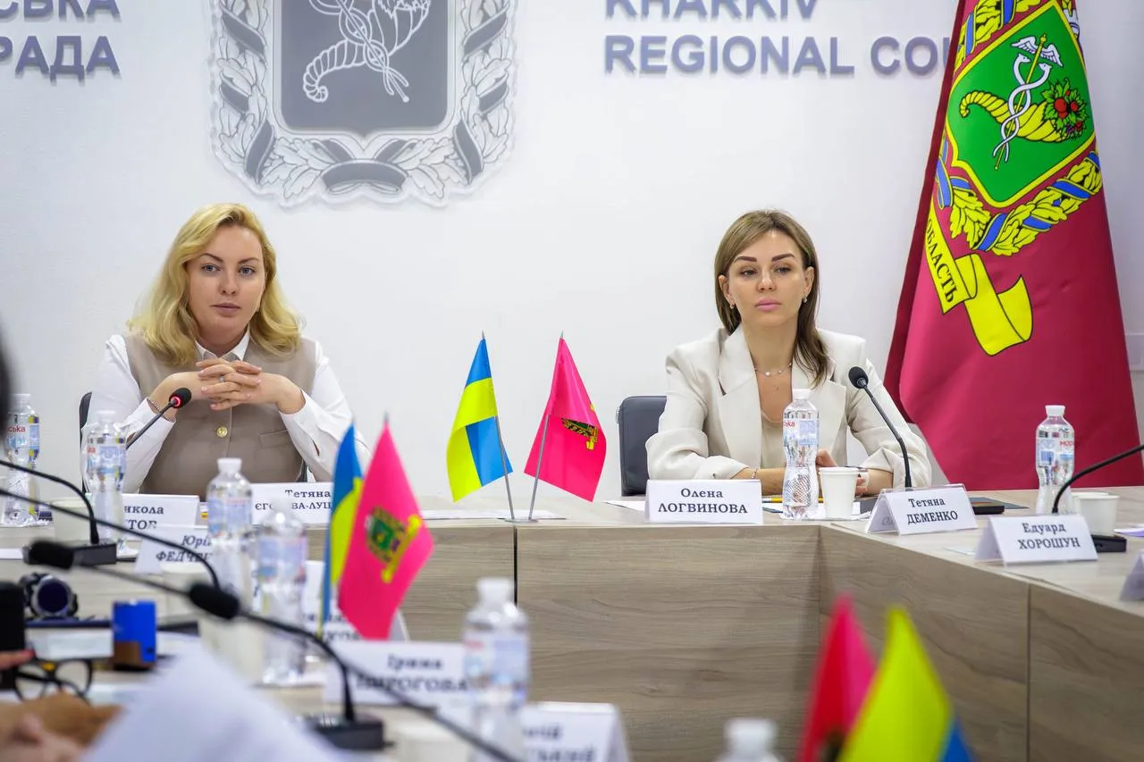 На Харківщині створили перший в Україні медичний кластер з реабілітації ветеранів Заступниця начальника Харкывської ОВА Олена Логвинова взяла участь у засіданні засновників першого в Україні Медичного кластера «Ветерани Харківщини». Захід відбувся під головуванням очільниці Харківської обласної ради Тетяни Єгорової-Луценко. До роботи також долучилися керівники провідних закладів охорони здоров’я, ЗВО, наукових установ, реабілітаційних центрів та ветеранських організацій.