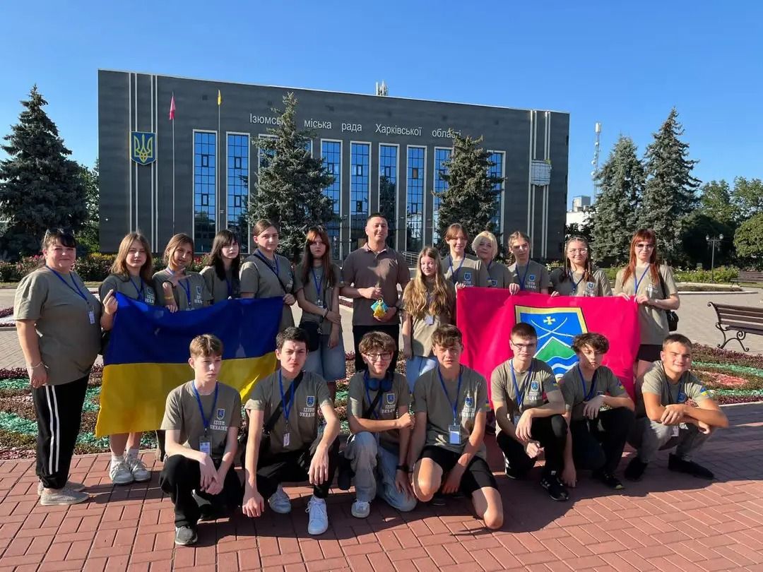 Діти з Ізюма вирушили на відпочинок до латвійського міста-побратима Тукумс - фото 1