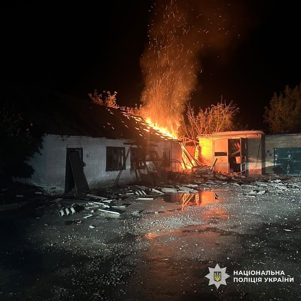 Минулої доби ворог вдарив по Харківщині 12 керованими авіабомбами та 104 безпілотниками, є поранені - фото 6