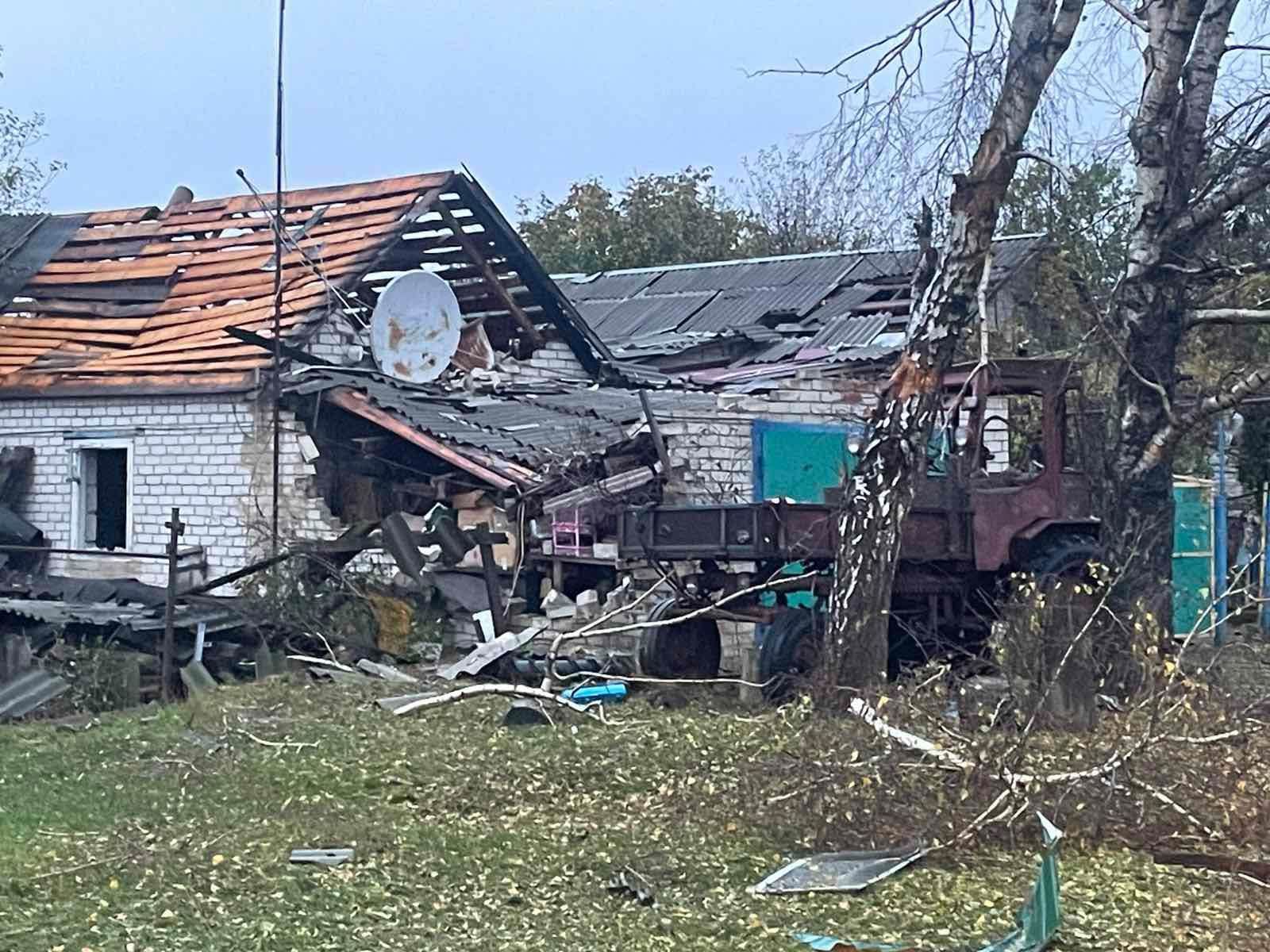 Ворог вдарив КАБами по Гнилиці Першій та Великому Бурлуку: поранені троє осіб - фото 1