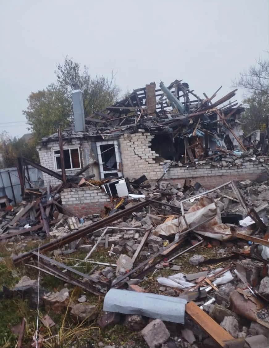 Ворог вдарив КАБами по Гнилиці Першій та Великому Бурлуку: поранені троє осіб - фото 3