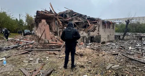 Минулої доби окупанти, обстрілюючи Харківщину, поранили, серед інших, 105-річну жінку на порталі Gromada Group